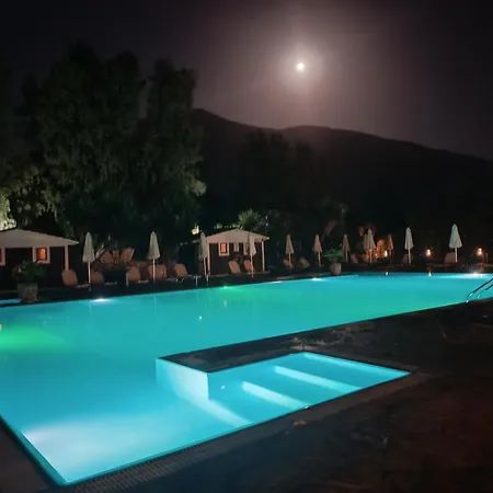 Karavomilos 营地 *