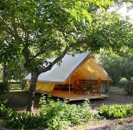 Camping Karavomilos *
