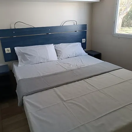 Camping Karavomilos *
