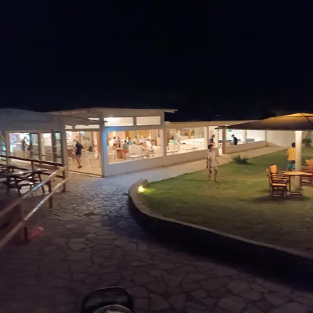 Karavomilos Kemping Sami (Kefalonia)