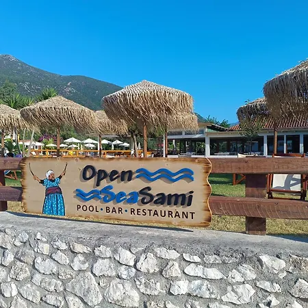 Karavomilos Kamp alanı